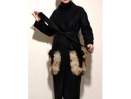 Пальто "Chic fashion" с меховыми карманами енота черное-foto2