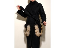 Пальто "Chic fashion" с меховыми карманами енота черное-foto2